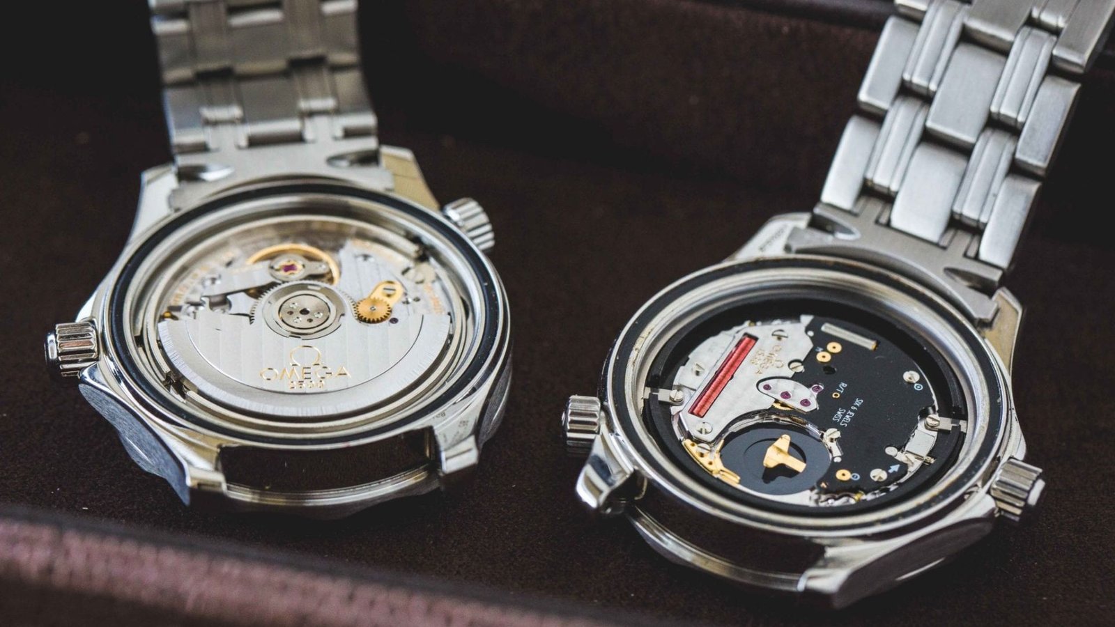 2 Watches Showing the Difference Between Automatic and Quartz Watch Mechanisms