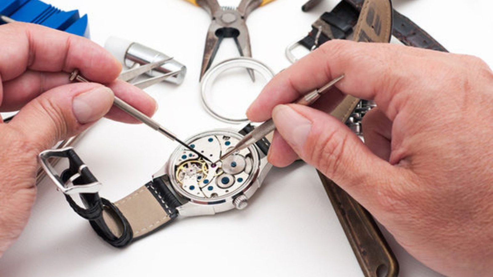 Popular Watch Mechanisms in Luxury Timepieces